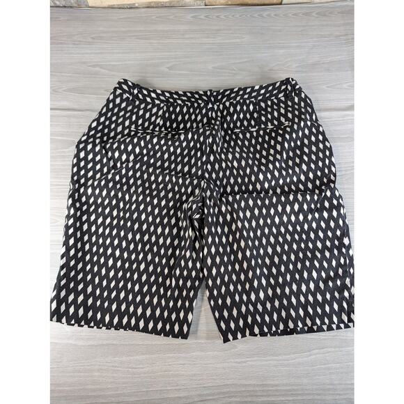 Cabin Creek Natural Fit Shorts Womens Plus Size 14 Stretch Pockets Black White - Picture 2 of 9